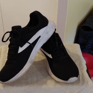 Men's gym shoes